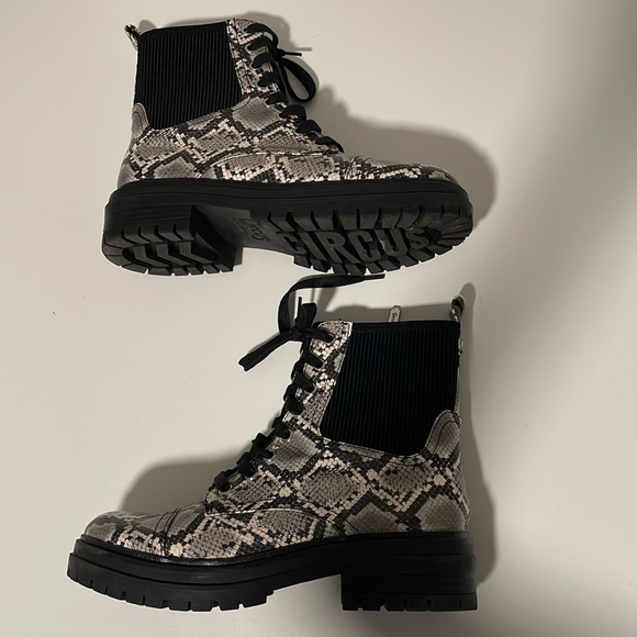 Circus by Sam Edelman Giovanny black lace up snakeskin combat boots sz 7.5 - Picture 5 of 8